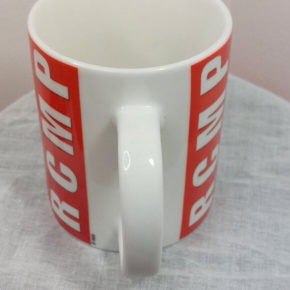 Rare Vintage Royal Canadian Mounted Police- RCMP Coffee Mug - Picture 4 of 8